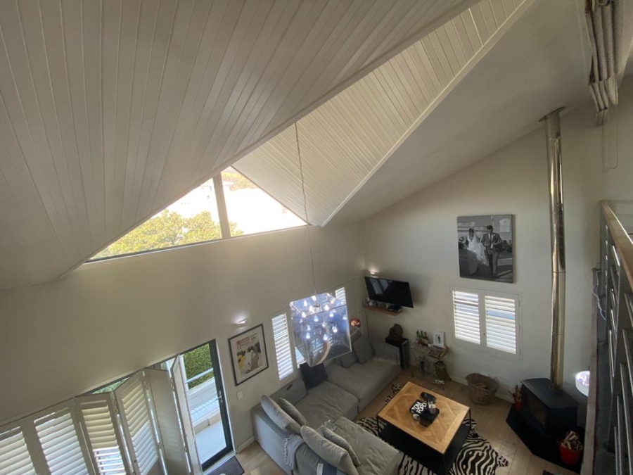 2 Bedroom Property for Sale in Vredehoek Western Cape